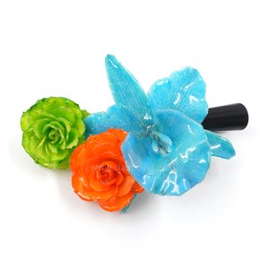Royal Orchid Collection, Real Roses and Cattleya on a 13 cm black metal hair clip, Siam Royal Orchid.