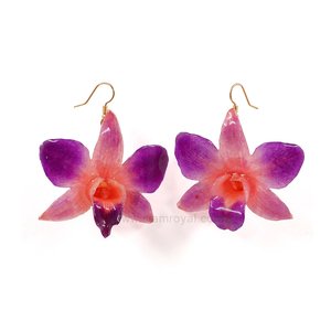 Royal Orchid Collection Jewelry, Real Dendrobium orchid fish hook earrings. Jewelry in Thailand. Jewelry in Chiang mai.