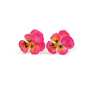 Real pansy crafted into post earrings. Royal Orchid Collection Jewelry, Jewelry in Chiang Mai, Jewelry in Thailand.